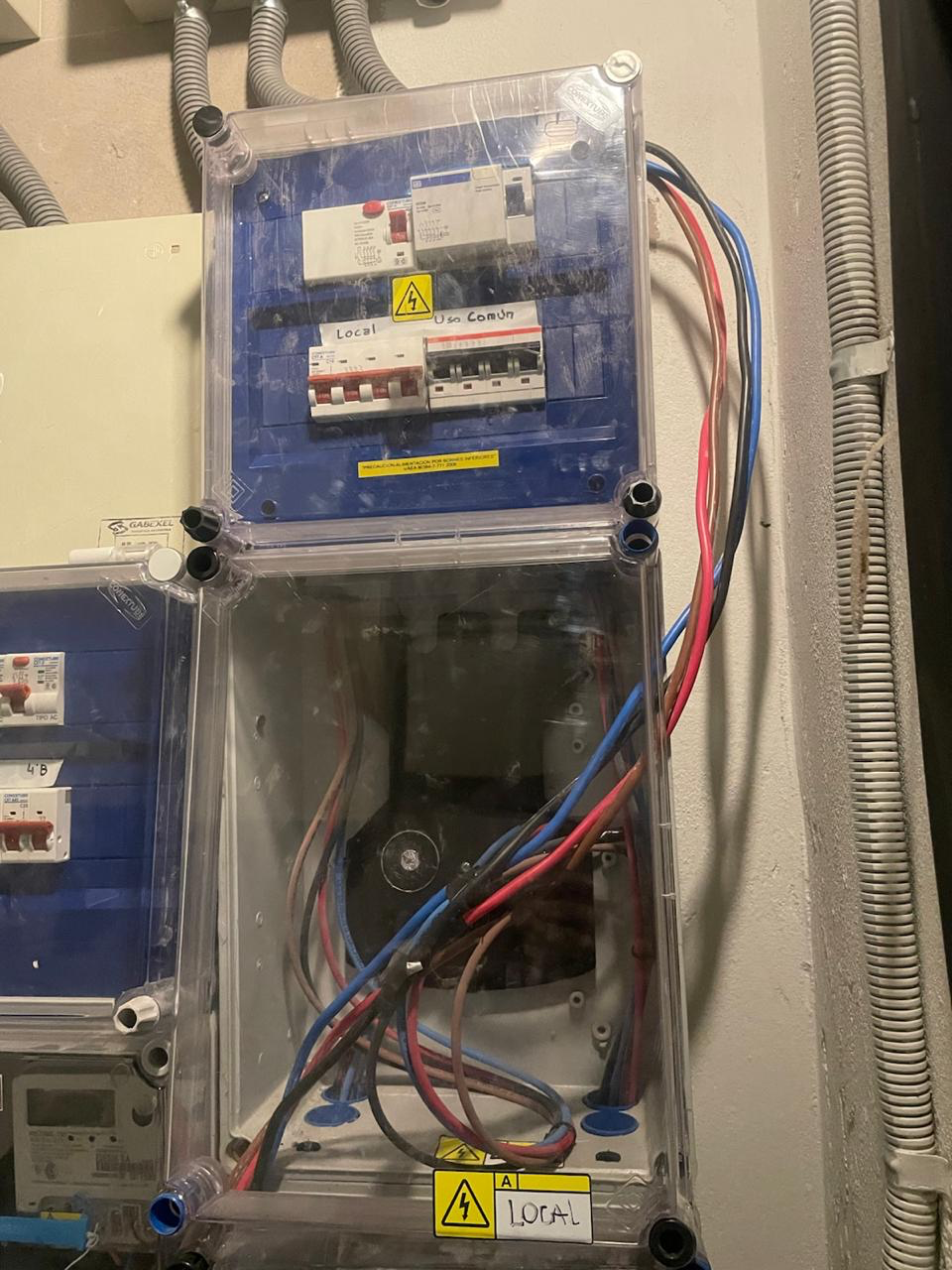 Gabinete eléctrico de local